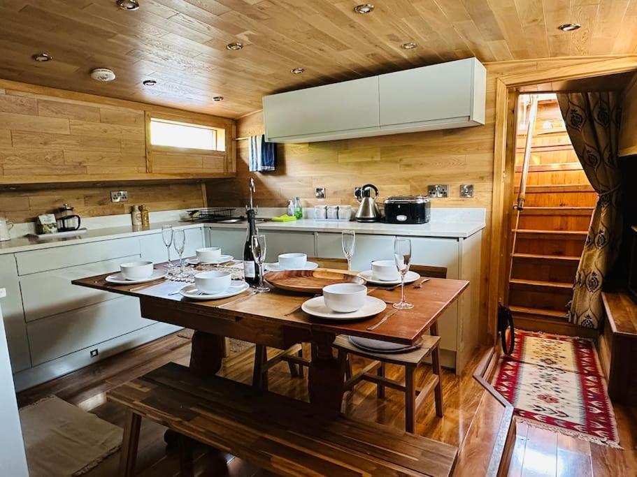Unique Houseboat Experience I Central City Break York Exterior photo
